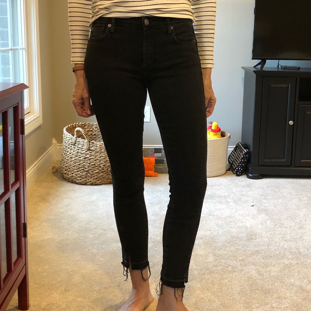 Gap Mid to hi rise black skinny’s